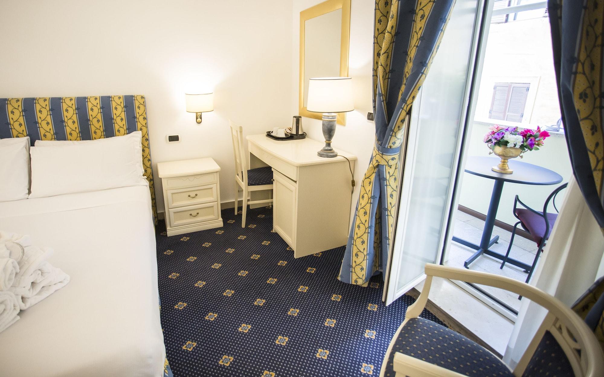 Hotel Napoleon Roma Esterno foto