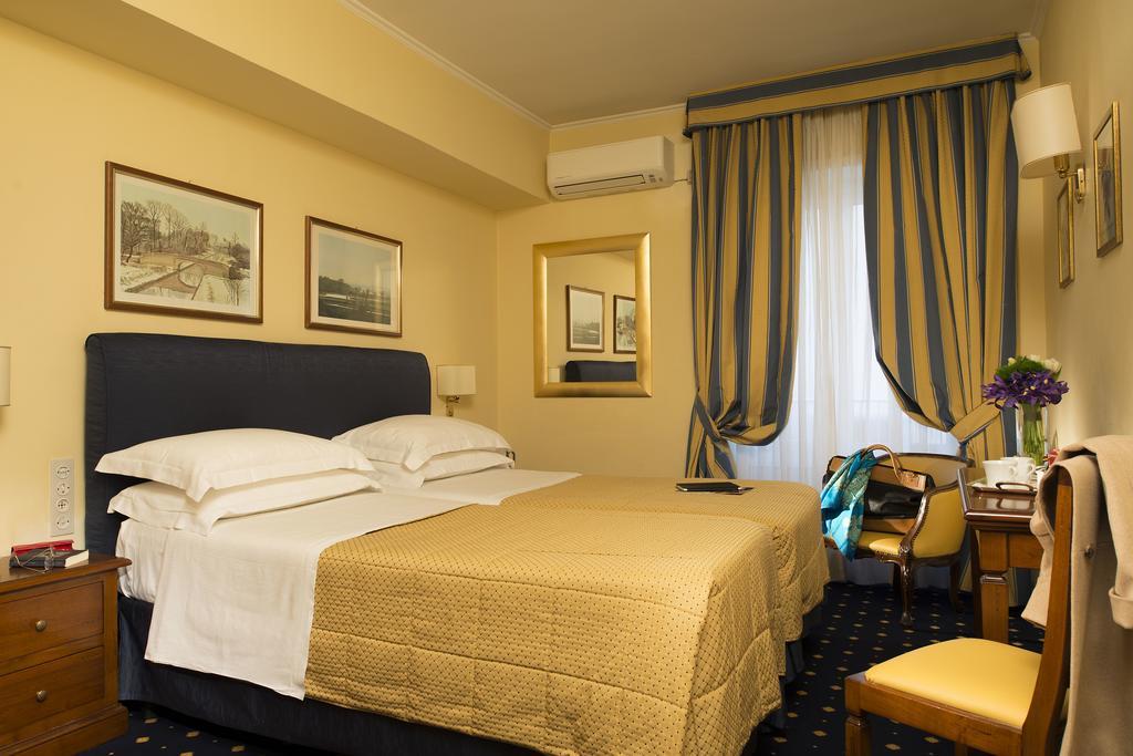 Hotel Napoleon Roma Esterno foto