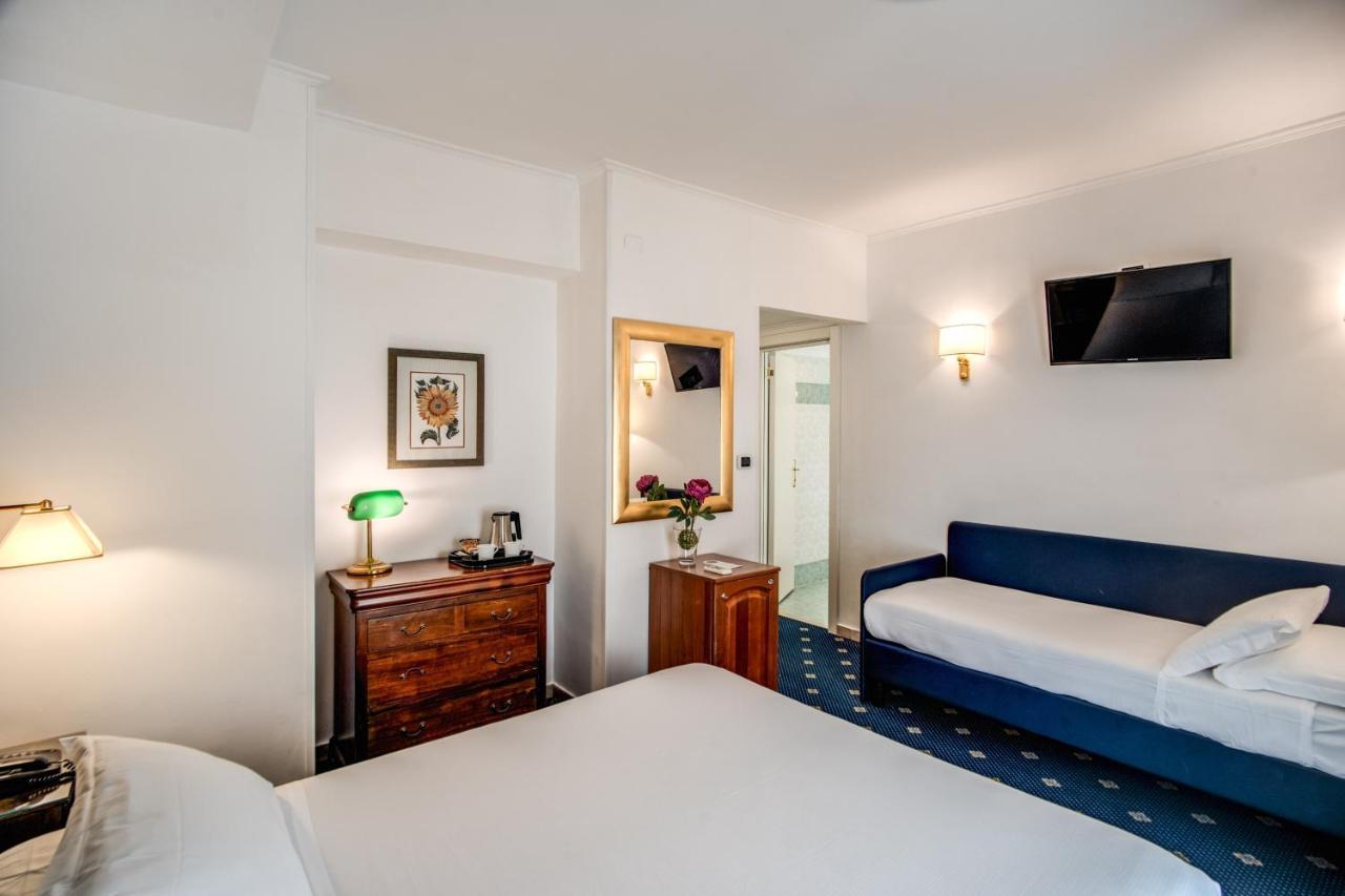 Hotel Napoleon Roma Esterno foto