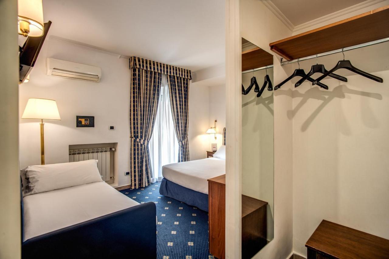 Hotel Napoleon Roma Esterno foto