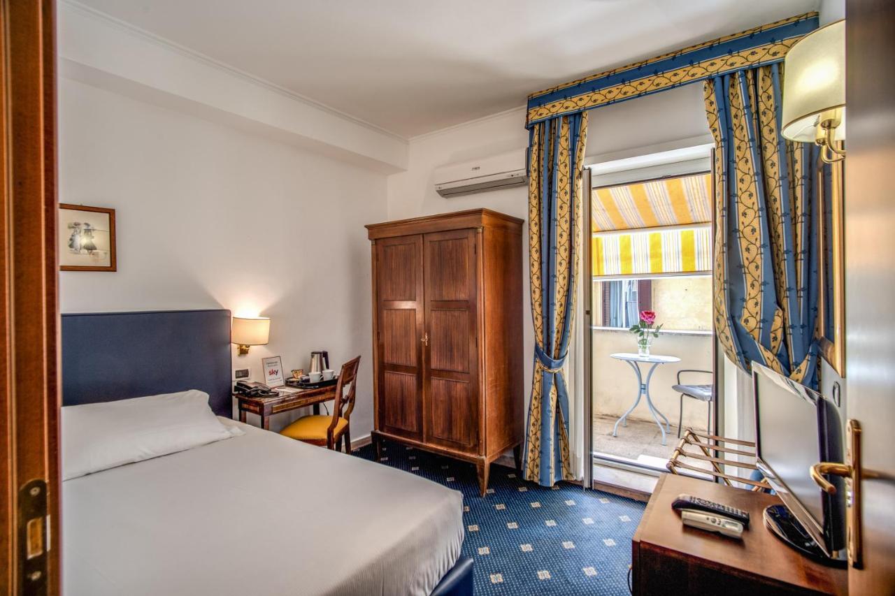 Hotel Napoleon Roma Esterno foto