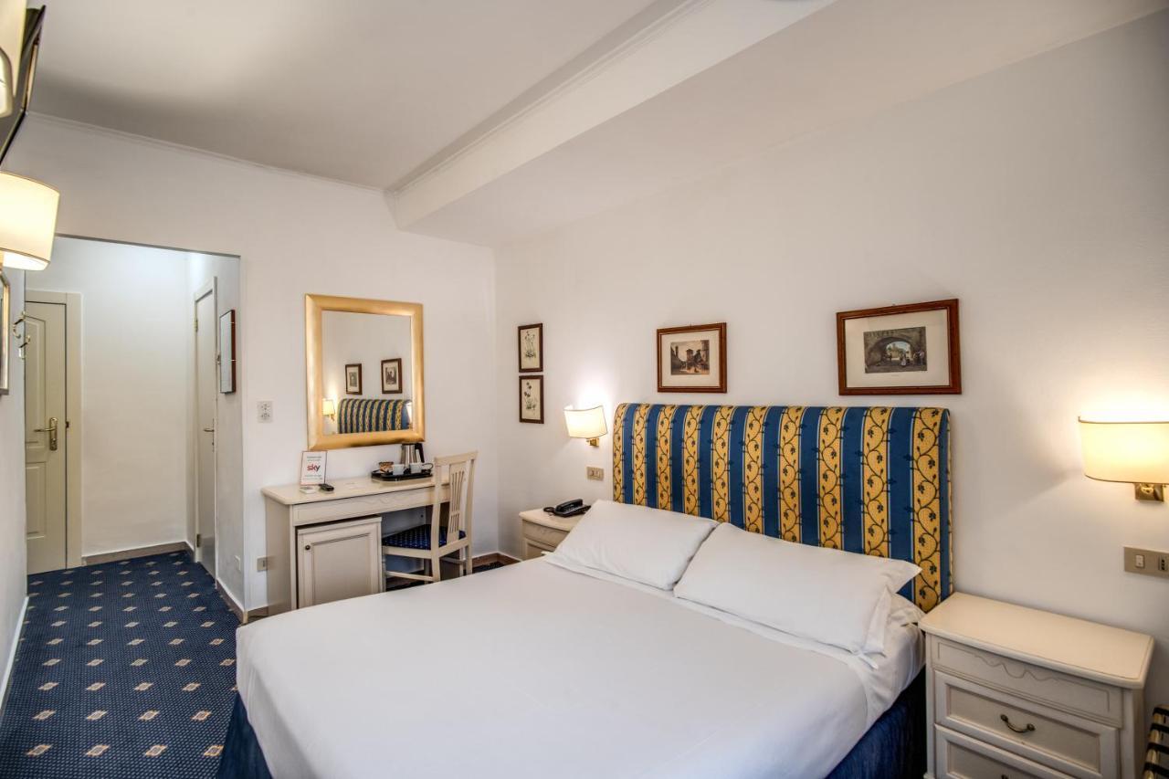 Hotel Napoleon Roma Esterno foto