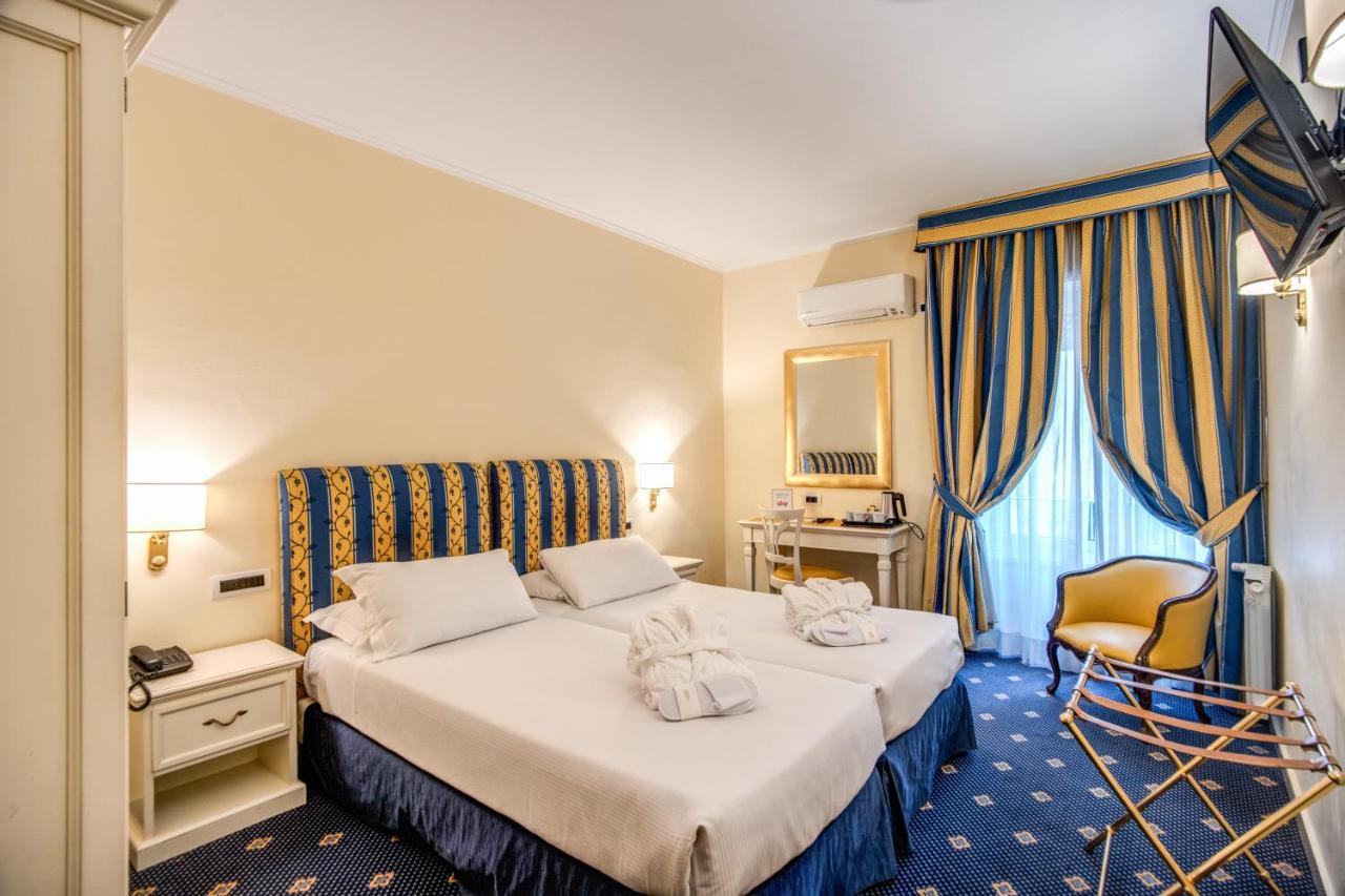 Hotel Napoleon Roma Esterno foto