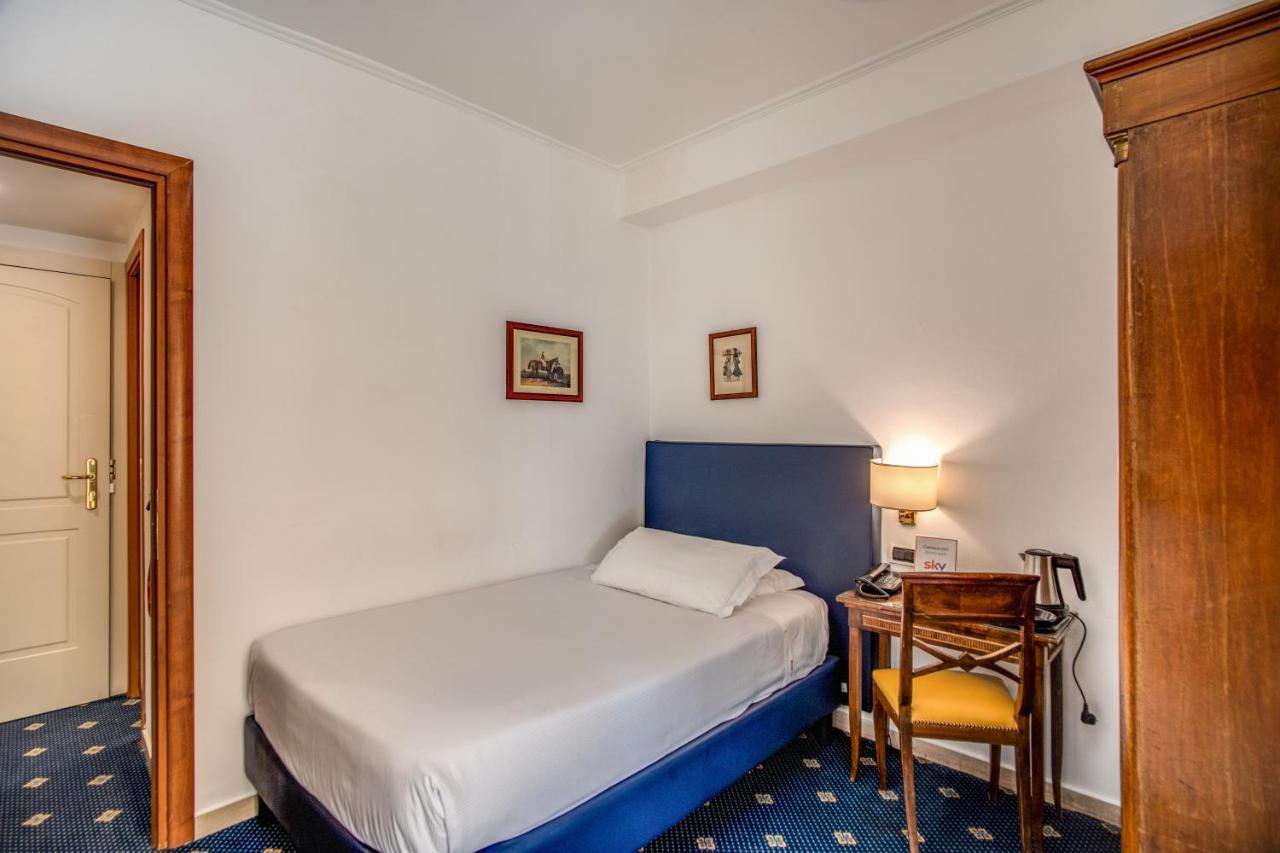 Hotel Napoleon Roma Esterno foto