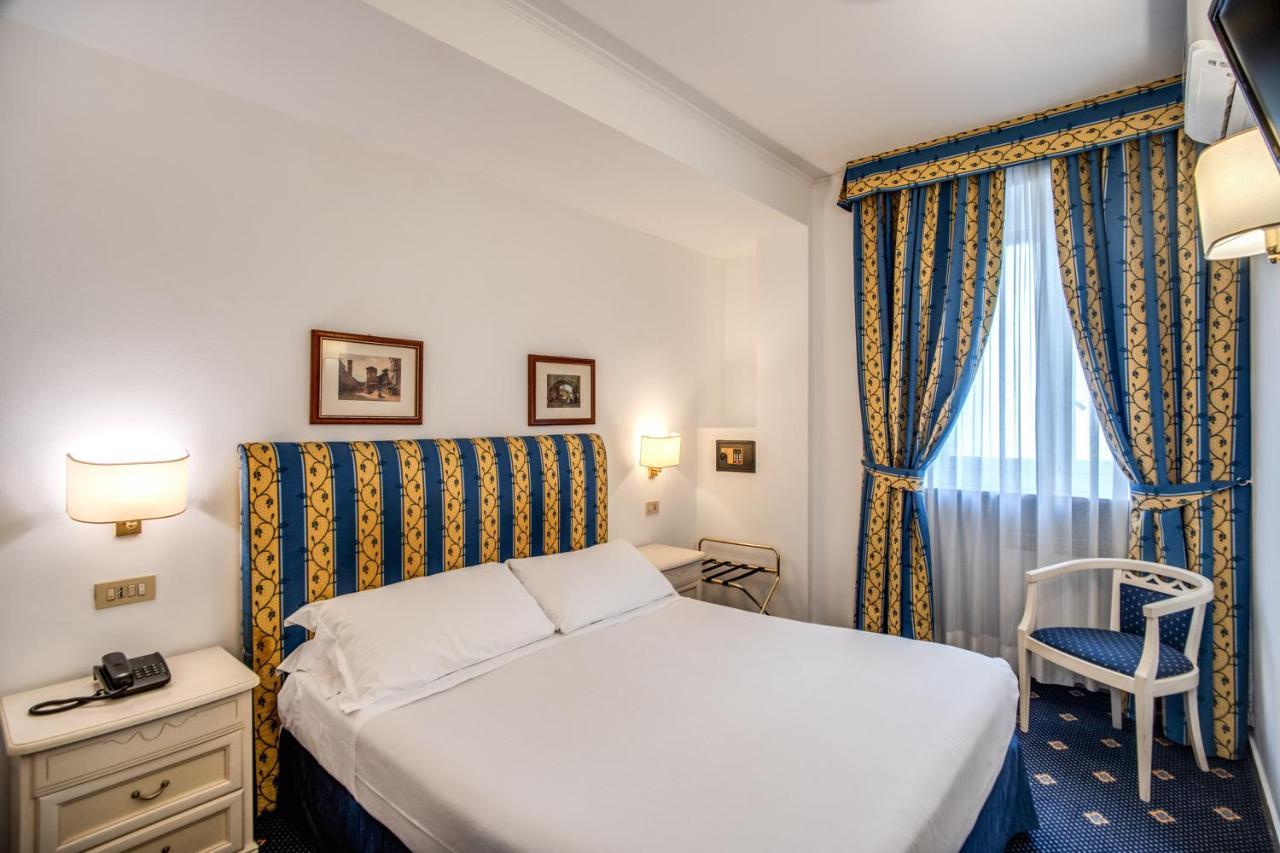 Hotel Napoleon Roma Esterno foto