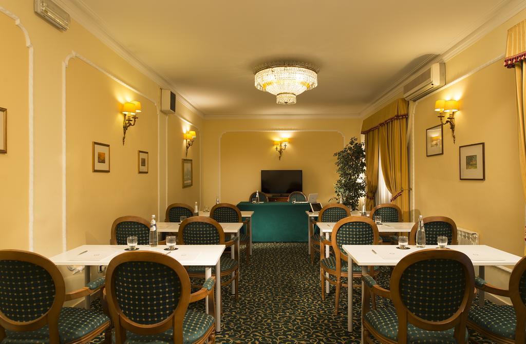 Hotel Napoleon Roma Esterno foto
